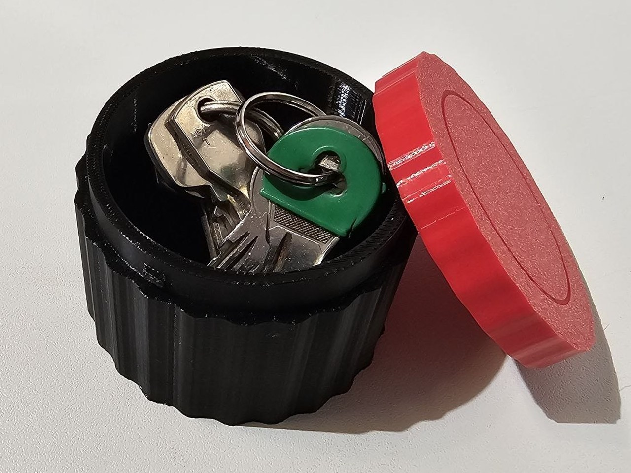 Bayonet Twist-Lock Box — round container, 2 parts